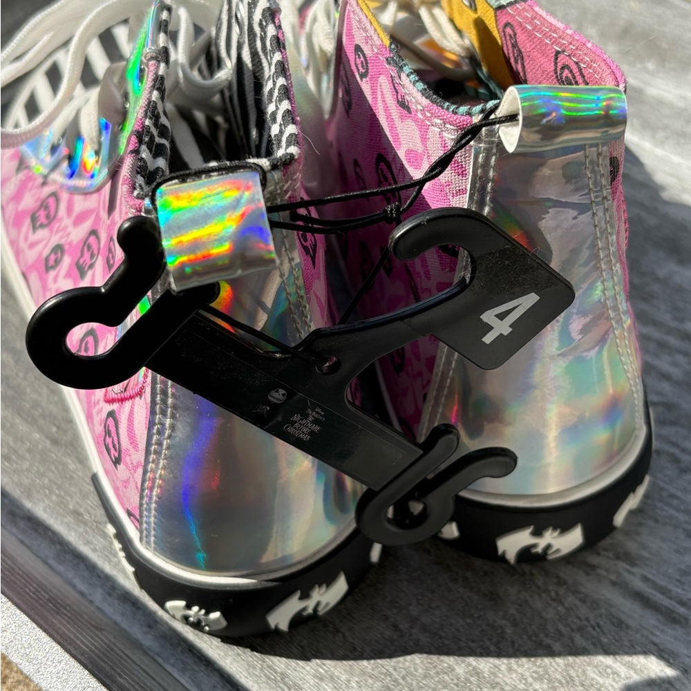 Disney Nightmare Before Christmas NWT Ground Up Girl’s High Top Sneakers Size 4 - Picture 8 of 10